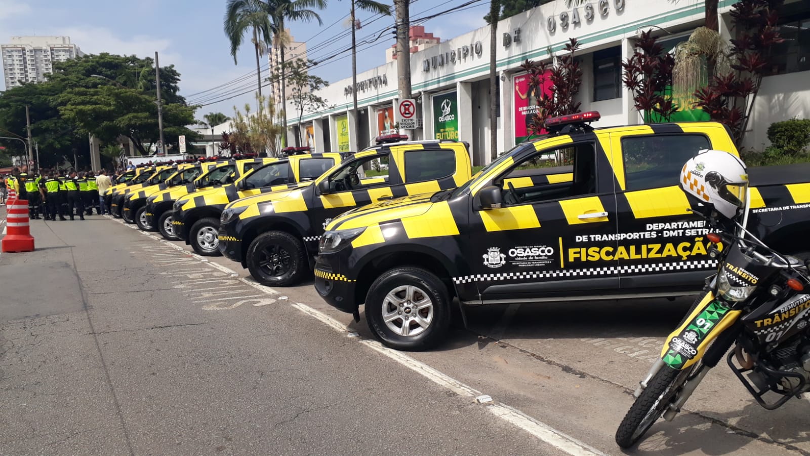 Agentes De Transito De Osasco Sp Recebe Novas Viaturas E Fardamento